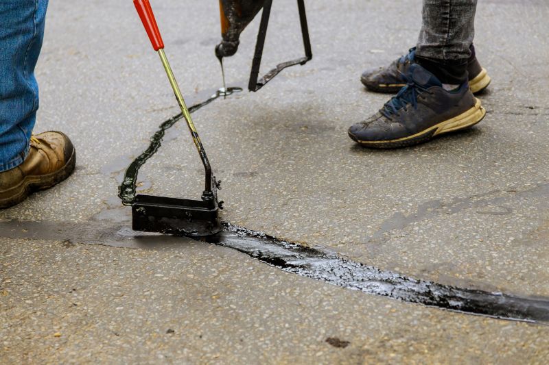Asphalt Cracks Repair